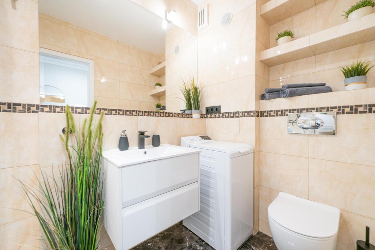 Apartament Jaggieły - FREE Parking Breslavia Esterno foto
